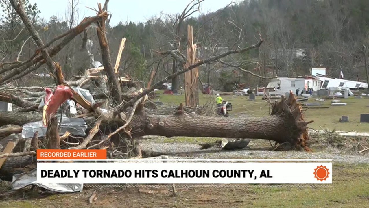Deadly tornado hits Calhoun County