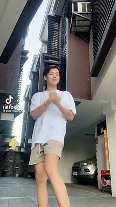 TRENDY TIKTOK VIDEOS 