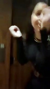 ¡¡Tremendo escándalo!! Sale a la luz un vídeo en el que la Policía derriba la puerta de un domicilio particular sin orden judicial por una supuesta fiesta ilegal