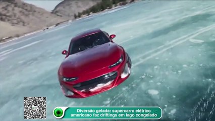 Diversão gelada- supercarro elétrico americano faz driftings em lago congelado