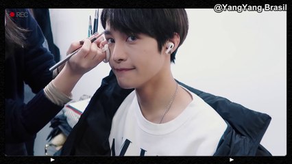 [WayV-log] O dia do YangYang fazendo sua estreia como modelo
