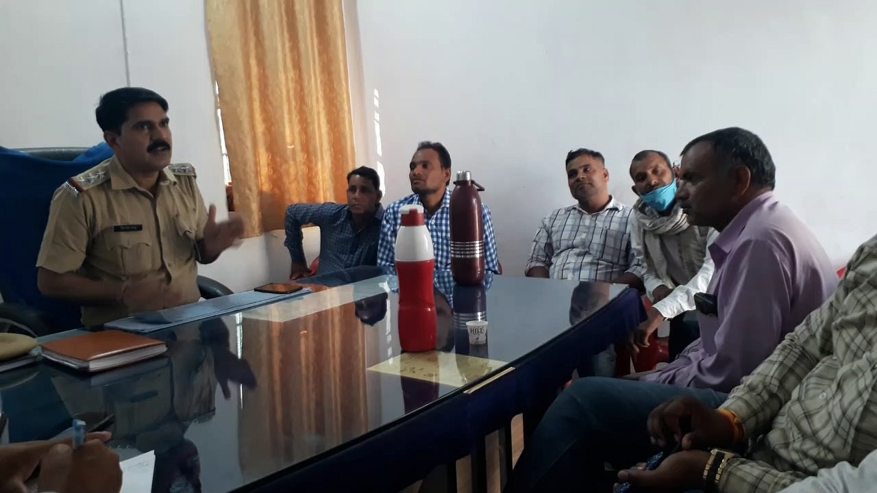 युवाओंं ने गिनाई समस्याएं, थानाधिकारी ने बताए समाधान