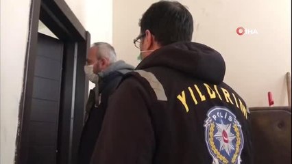 Télécharger la video: Bursa'da kaçak sigara üretim tesisine polis baskını