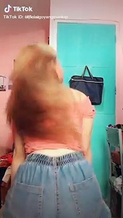 #twerk hot