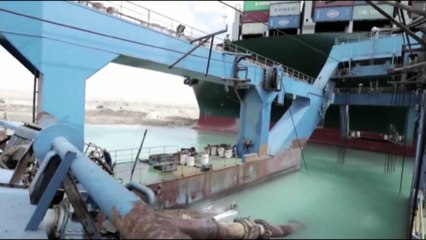 Egito prepara nova tentativa para desbloquear o canal do Suez