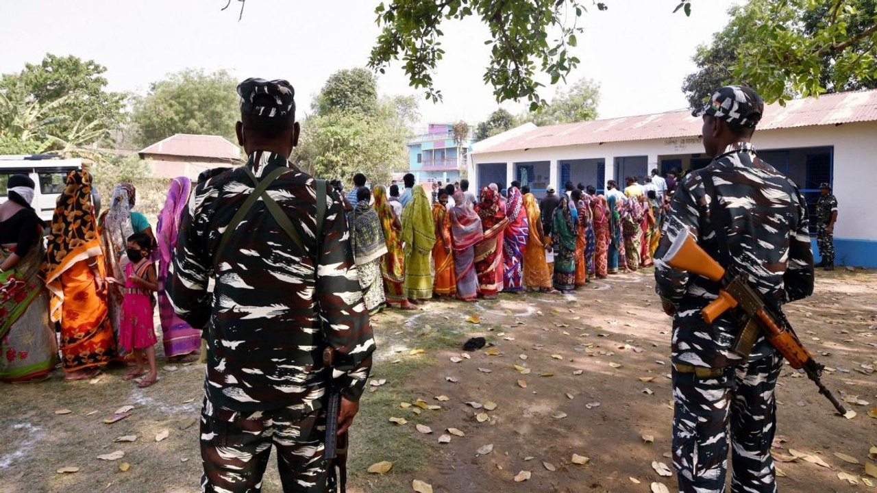 West Bengal first phase voting starts amidst hi...