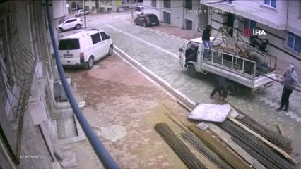 Esenyurt'ta inşaattan demir hırsızlığı kamerada