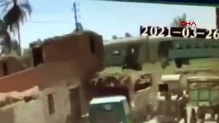 Mısır'da yaşanan tren kazasına ait anlar kamerada!