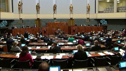 Perussuomalaisten Ville Tavio kyselee ja Sisäministeri Ohisalo ja Saarikko vastailee