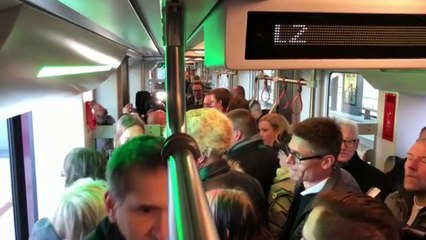 Descargar video: Kom med på letbanens jomfrurejse gennem Aarhus ~ December 2017 ~ TV2 ØSTJYLLAND - TV2 Danmark