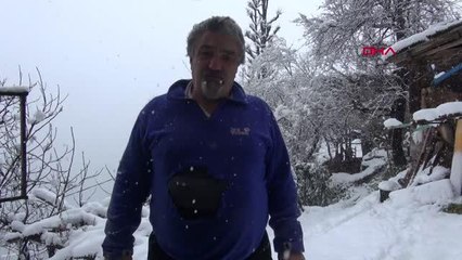 RİZE Rize'de 76 köy yolu kardan kapandı, baharla açan çiçekler beyaza büründü