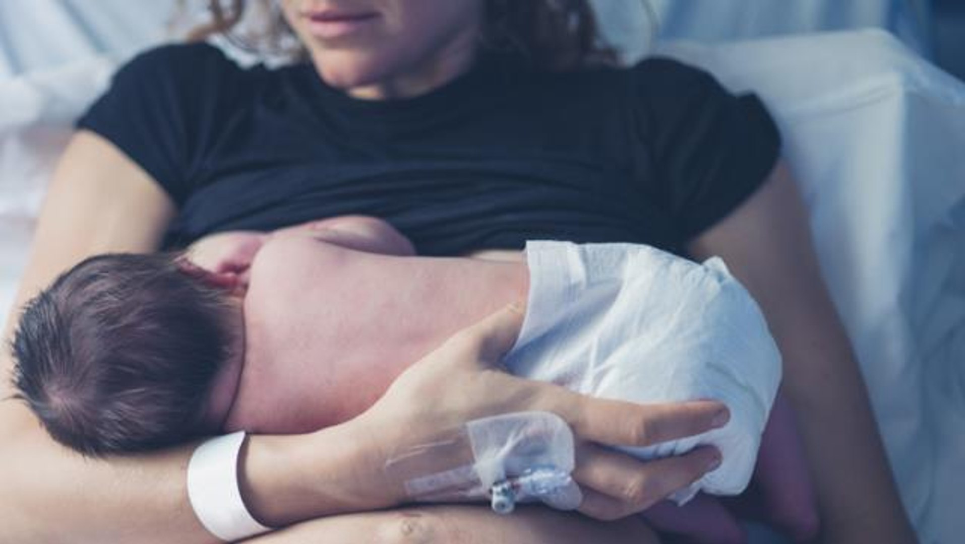 hamileyken korona asisi olan iki annenin bebekleri viruse karsi antikor gelistirmis halde dunyaya geldi dailymotion video