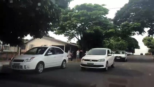 Sábado de vacinação contra a Covid começa com algumas filas em Umuarama