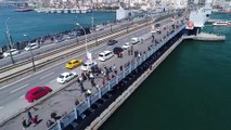 Eminönü'ndeki kalabalık eski günlerine döndü