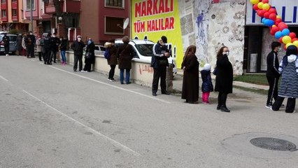 Isparta'da ucuz halı kuyruğu