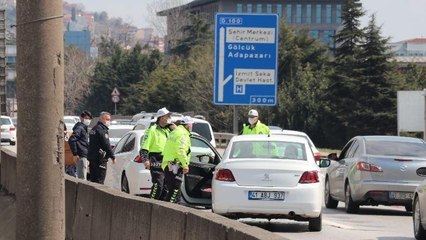 D-100’deki kazayı izlerken kaza yaptılar