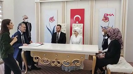 İşitme engelli çiftin nikahı, tercüman eşliğinde kıyıldı