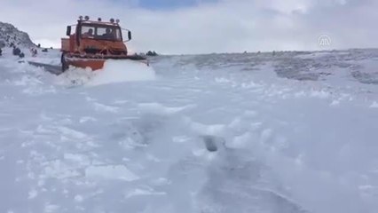 Tufanbeyli'de kar yağışı hayatı olumsuz etkiliyor
