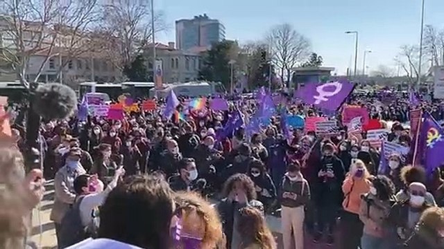 Kadınlar, İstanbul Sözleşmesi için sokakta