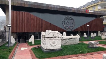 Amasya’da 535 Yıllık Caminin Penceresinde Kayı Sembolleri Bulundu: “Dünyada Tek Örnek”