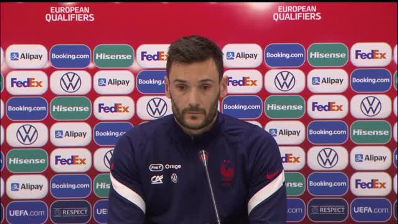 Bleus - Lloris : "S'adapter à la pelouse synthétique"