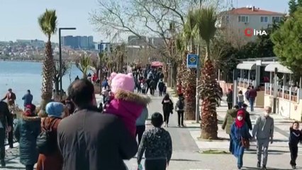 Tải video: Silivri Sahili'nde sosyal mesafe kuralı hiçe sayıldı