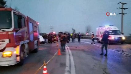 Otobüsle otomobil çarpıştı: 3 ölü, 11 yaralı