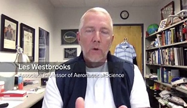 How planes land sideways in high crosswinds