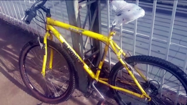 Ciclista fica ferido após bater com carro no viaduto da Rua Jacarezinho