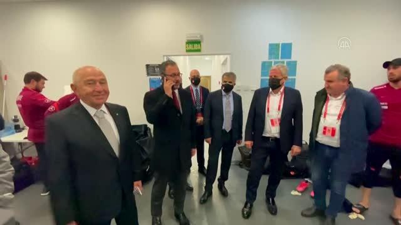 Cumhurbaşkanı Erdoğan A Milli Futbol Takımı'nı tebrik etti