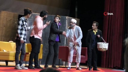 Hakkari’de “Yatırlı Günler” tiyatro oyunu sahnelendi