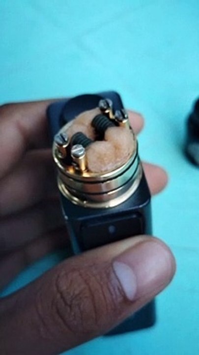 vapes