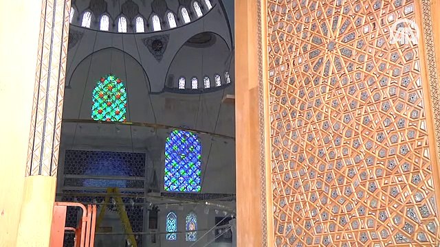 Çamlıca Camisi’ne 6 tonluk kündekari kapı