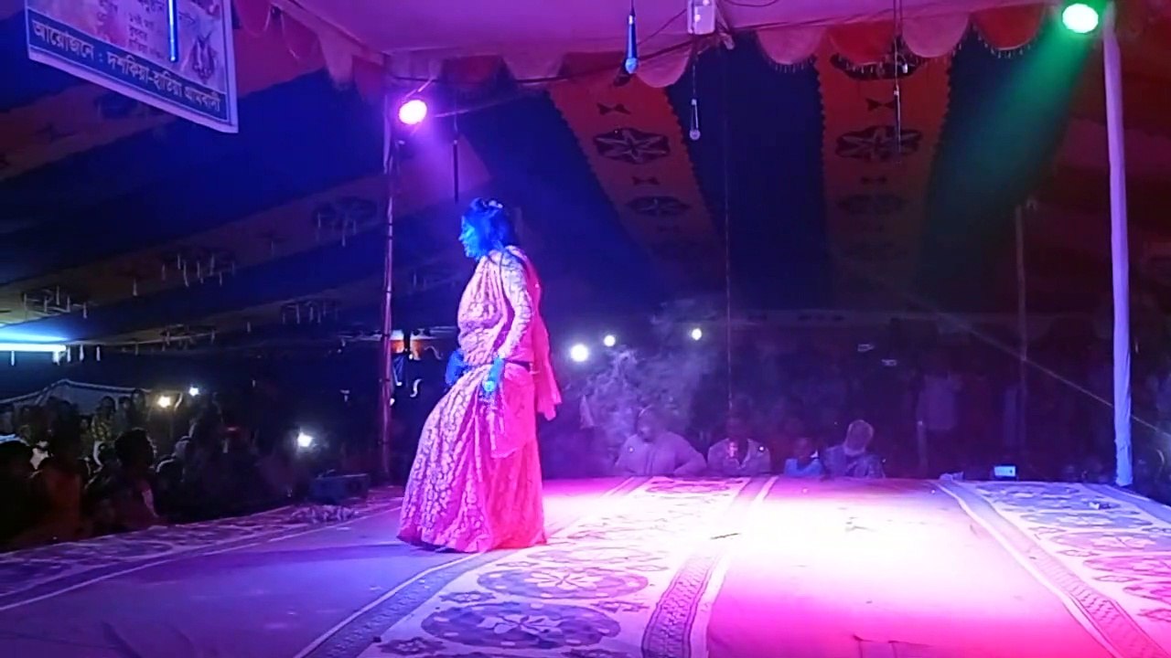 কুত কুতি মাইয়া হট ড্যান্স