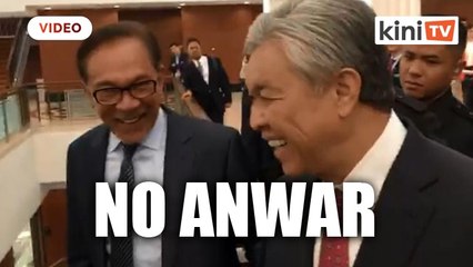 "No DAP, no Umno...I mean no Anwar" - Zahid slips up during speech