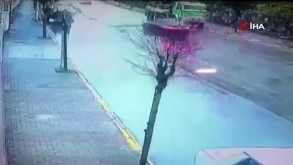 Akan trafikte yol verme tartışması