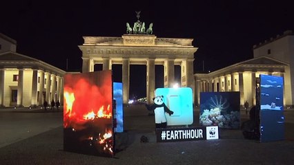 Εμβληματικά τοπόσημα του κόσμου στο σκοτάδι για τη φετινή «Ώρα της Γης»