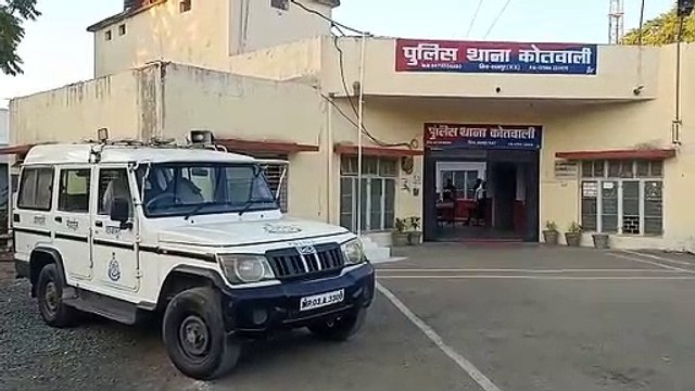 सट्टा लिख रहे युवक को पकड़ा, सट्टा पर्ची और नकदी जब्त