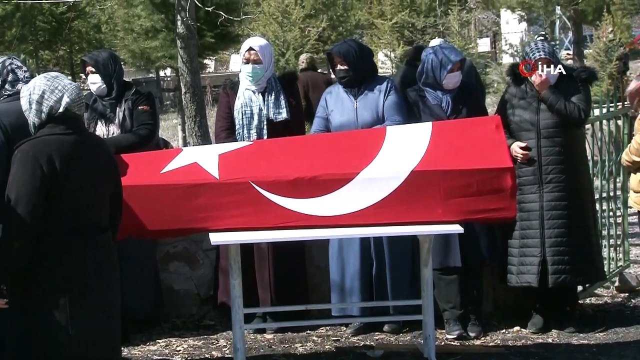 Doğum günü kutlamasında başından vurulan savcı Özlem Salkım son yolculuğuna uğurlandı