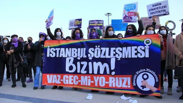 Mersin’de kadınların İstanbul Sözleşmesi tepkisi dinmiyor