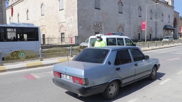 Kovid-19'da çok yüksek riskli iller arasındaki Edirne'de denetimler yoğunlaştırıldı