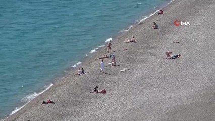 Mart ayının sonunda turistlerin kısıtlamasız deniz keyfi