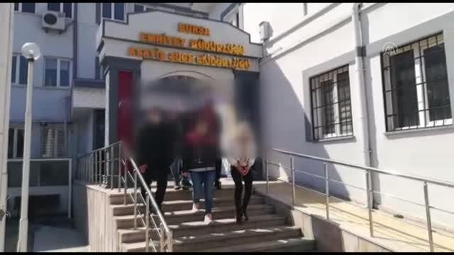 Kendilerini banka görevlisi olarak tanıtarak dolandırıcılık yaptıkları iddiasıyla 7 şüpheli yakalandı