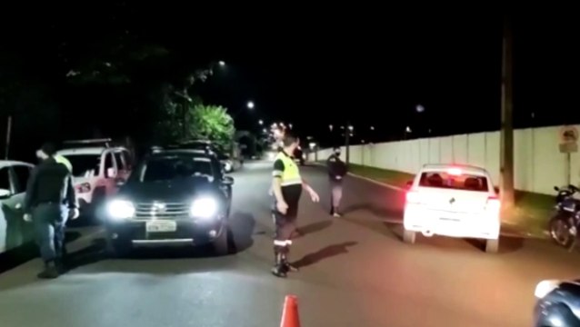 Durante Operação Bloqueio, 20 condutores são notificados e quatro veículos levados ao pátio da Transitar