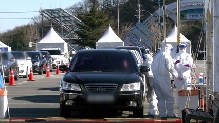 가족·지인·직장 연쇄 감염 속출...일부 거리 두기 강화 / YTN