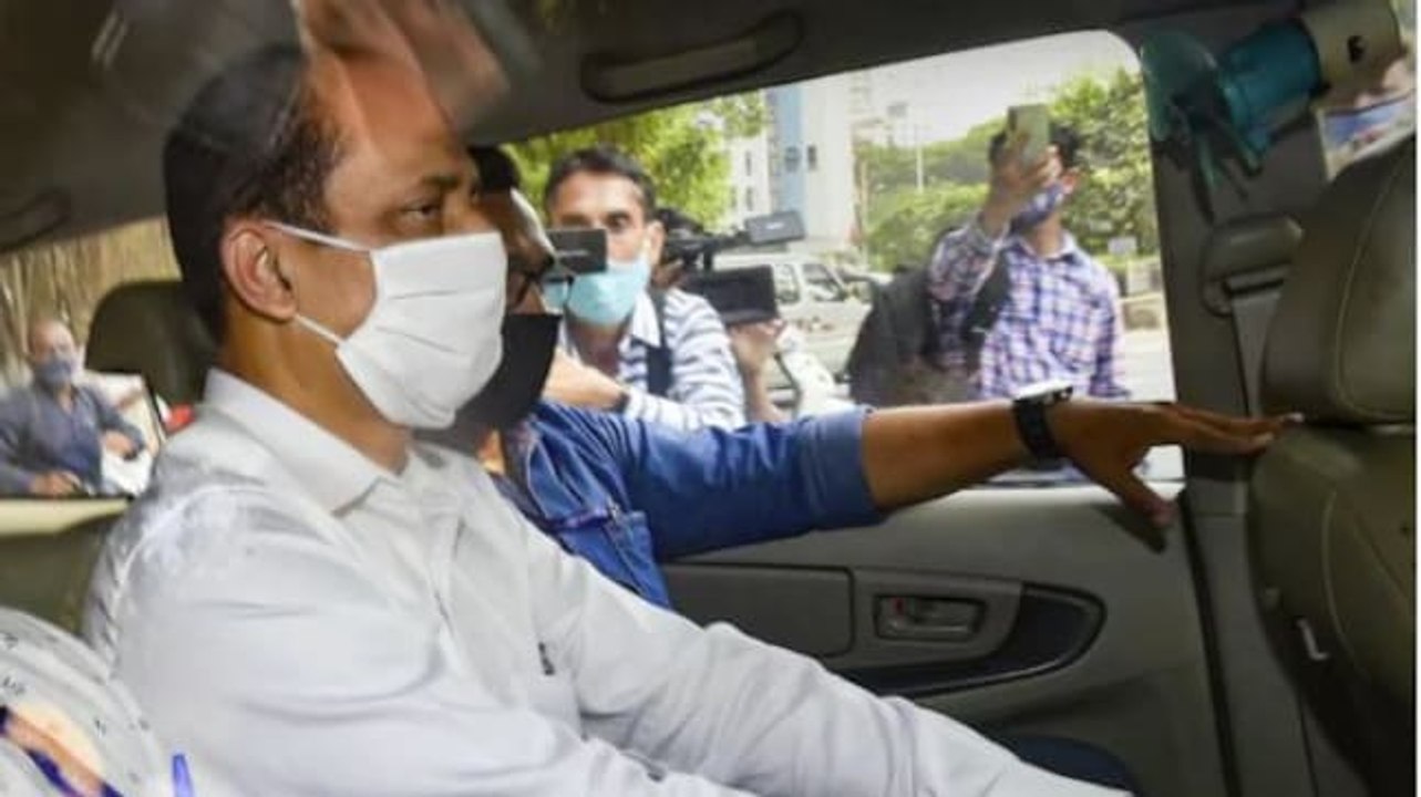 Mansukh Hiren death case: NIA takes Sachin Vaze...