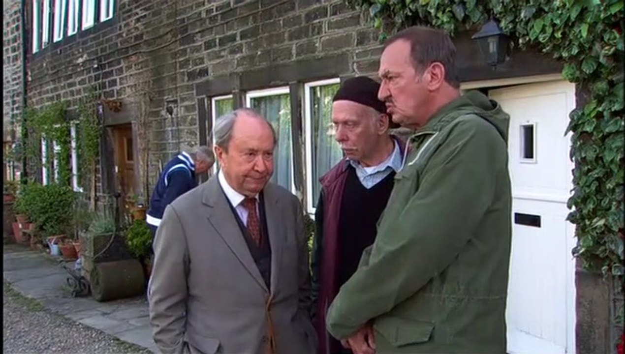 Last Of The Summer Wine S27/E2 How To Remove A Cousin' Peter Sallis • Frank Thornton • Kathy Staff