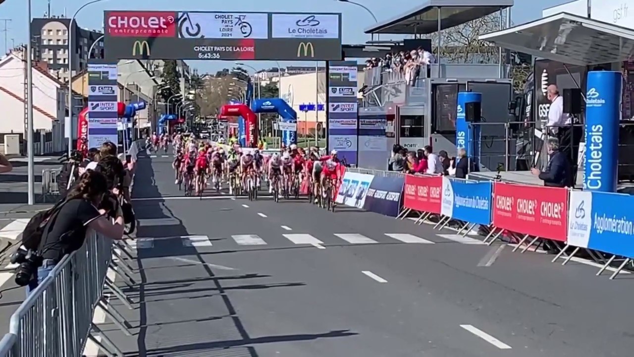 Victoire d'Elia Viviani sur Cholet Pays de la Loire