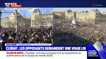 Selon les organisateurs de la manifestation, 55.000 personnes sont réunies à Paris pour réclamer une 