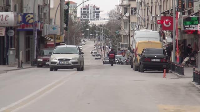 Son dakika haber... KARAMAN Turuncu kategorideki Karaman'da vali, yine kapı kapı gezip uyarıda bulundu
